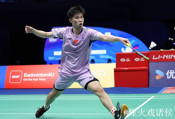 翁泓阳直落两局击败朱轩辰 摘得全运会羽毛球男单冠军